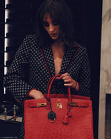 Sac Hermes Birkin 40 Autruche Rouge Vif avec Finitions Dorées - 1993, Cercle W